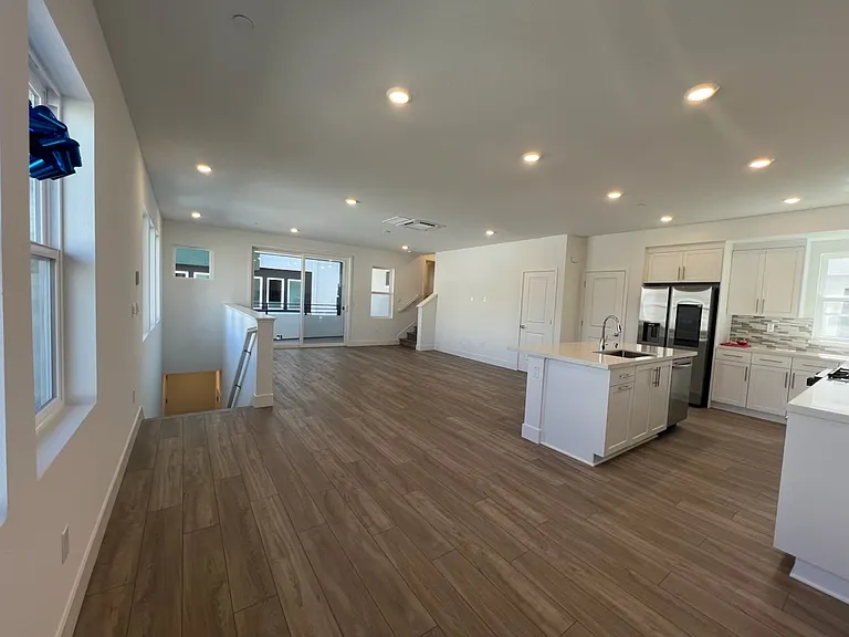 Open floor plan-living room & kitchen