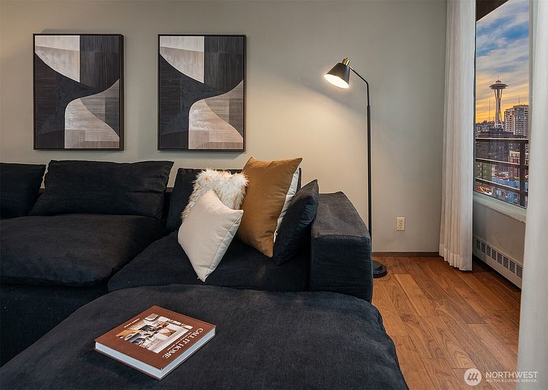 4th image of 2125 1st Avenue #1304
