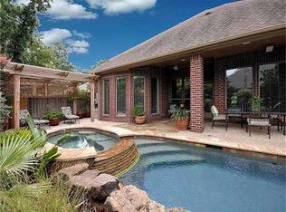 30 Overlyn Ct, Spring, TX 77381