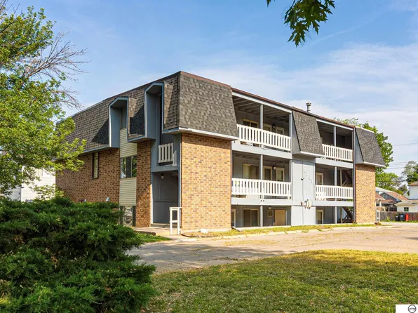 2222 Orchard St, Lincoln, NE 68503