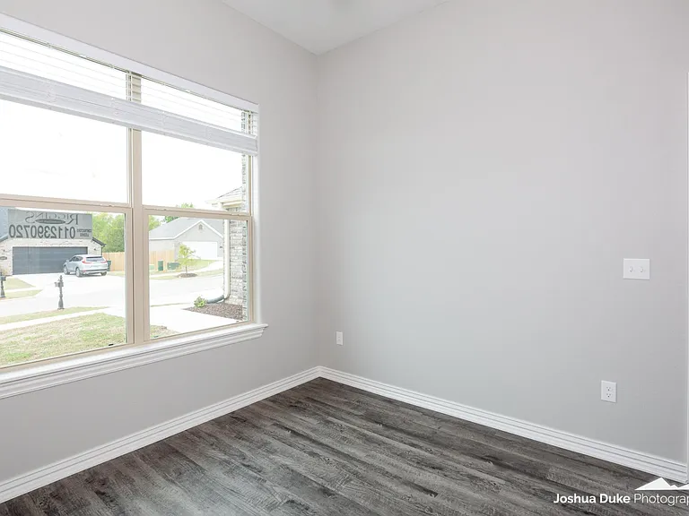 5924 W Mecklin St — Photo 13