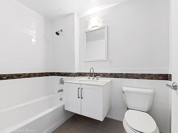 5th image of 161 15th St Unit 3E