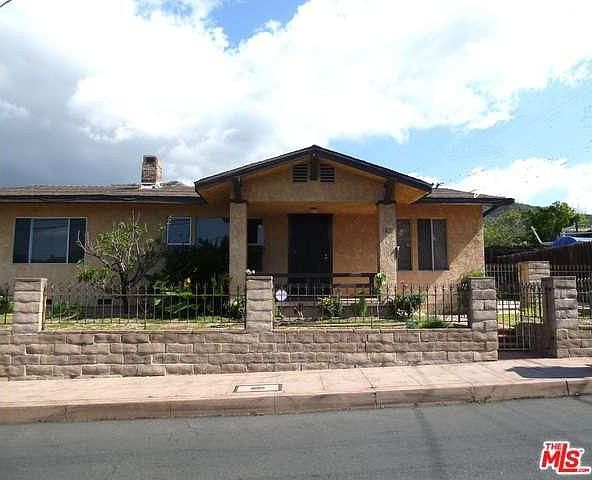 1st image of 1821 Las Flores Dr