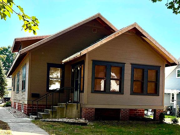 2nd image of 608 E North St