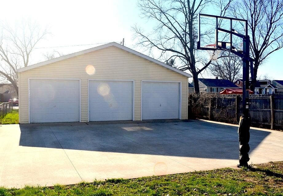1st image of 39 Lyndale Ct
