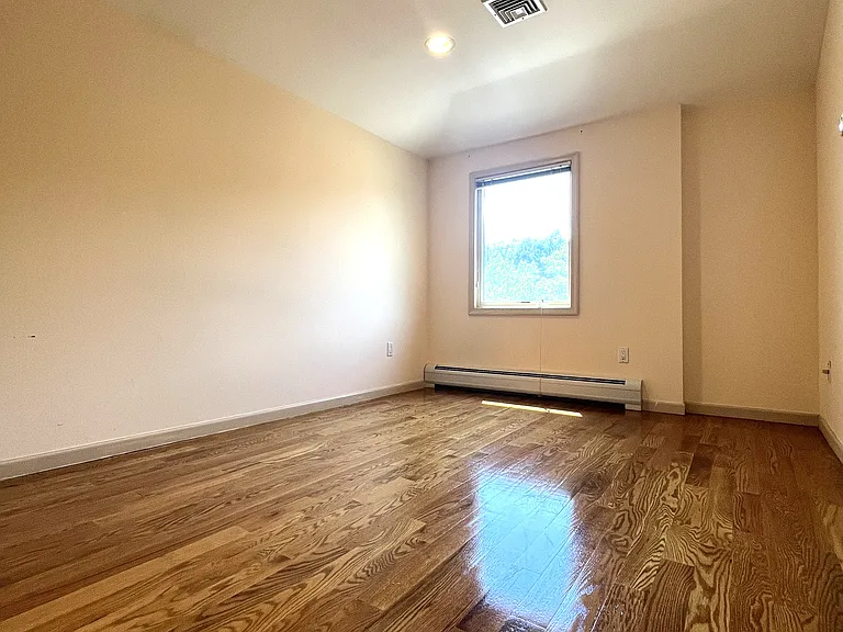 183 Martin Ave — Photo 8
