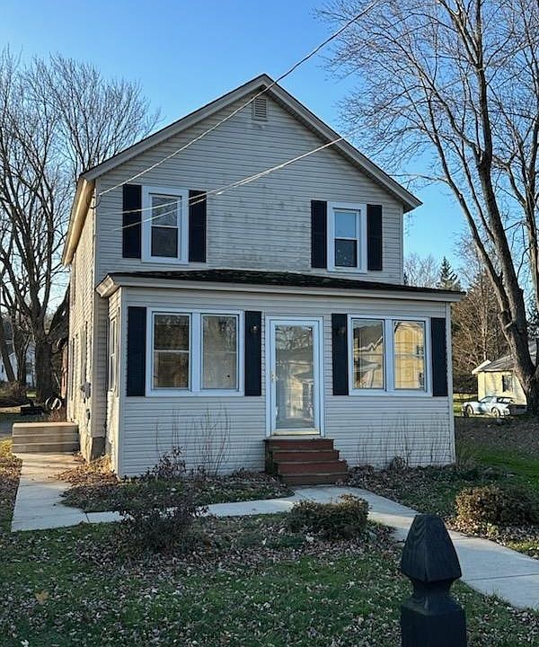 1st image of 11 Eagle St