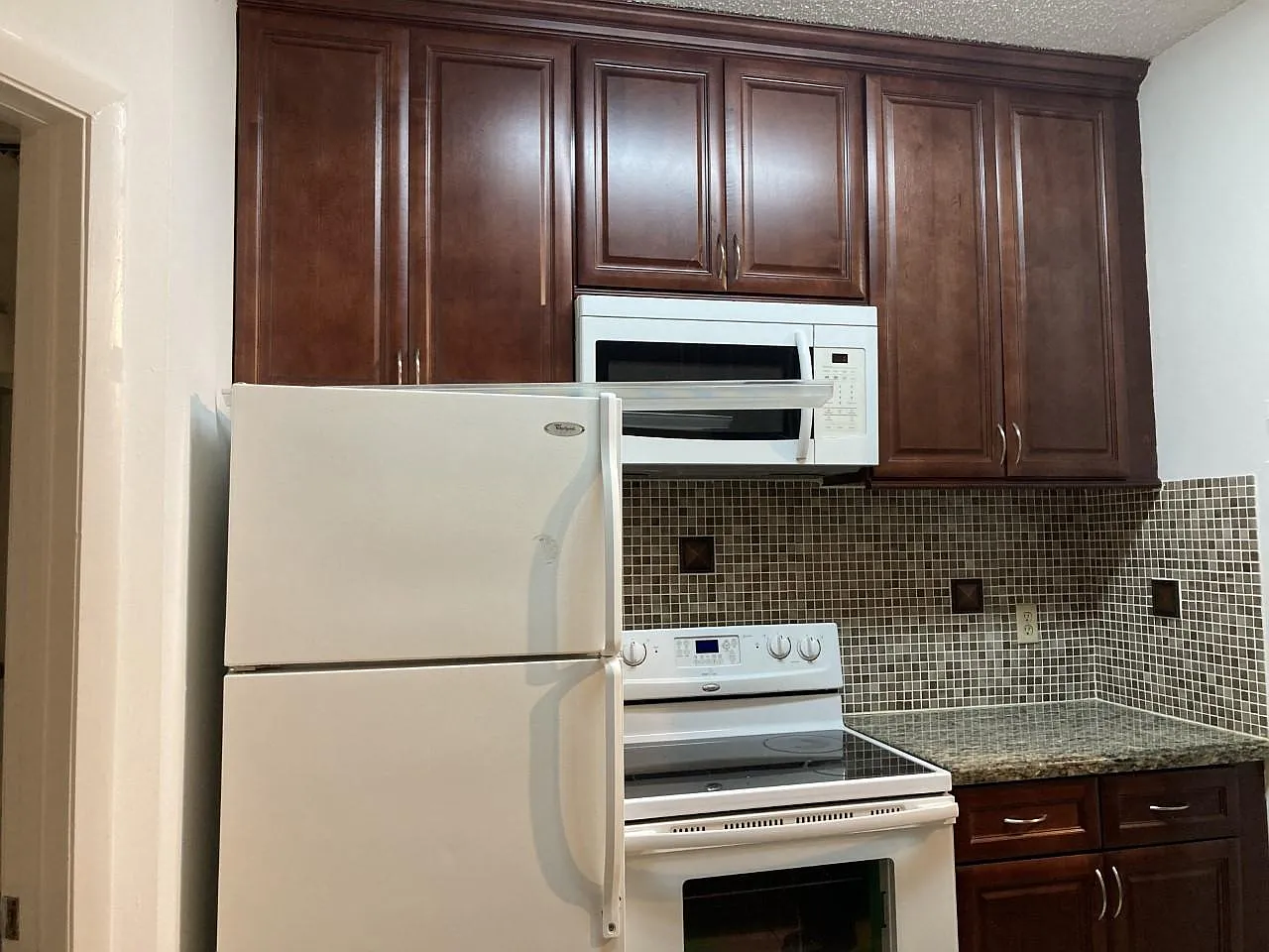 1 bed, 715 sqft, $1,800 — Photo 1