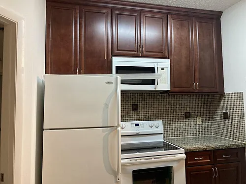 18310 NW 68th Ave Photo 1