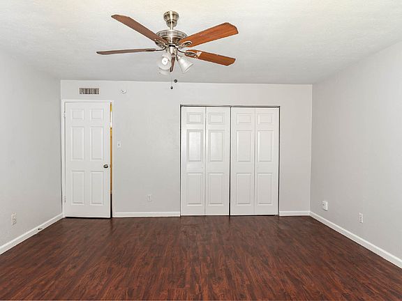 2nd image of 4220 Yellowleaf Dr