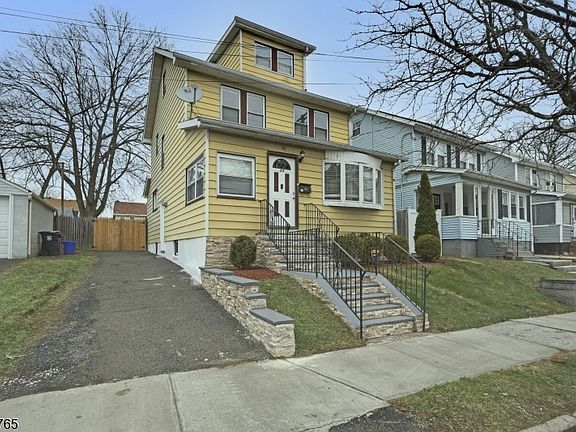 2nd image of 23-25 VARSITY RD