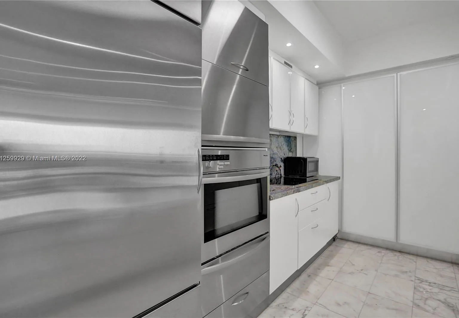 2 bed, 2.0 bath, 2100 sqft, $15,500 — Photo 4