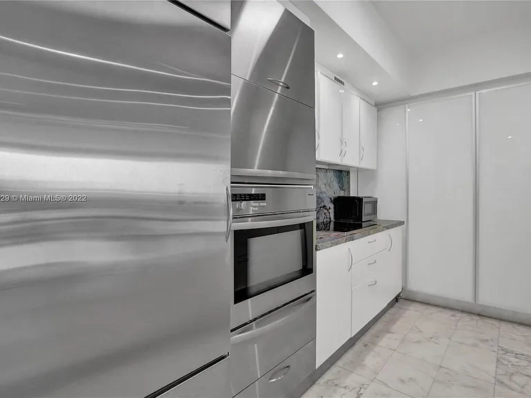 450 Alton Rd — Photo 4
