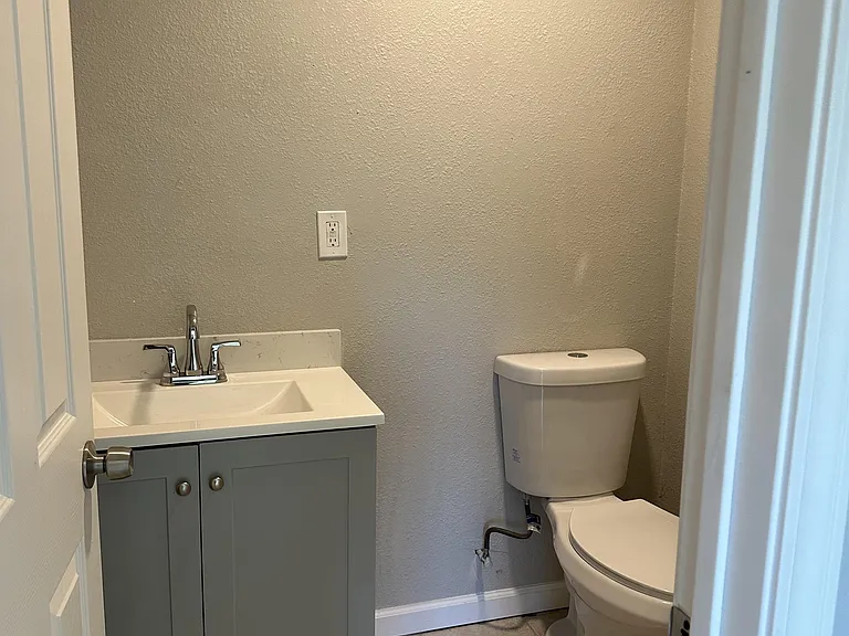 1233 E Weber Ave — Photo 18