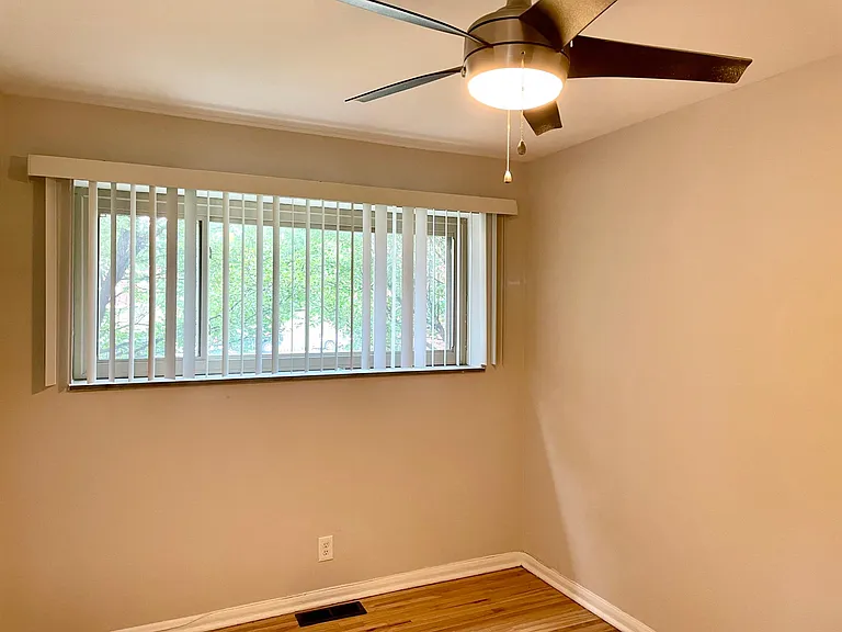 3217 Russell Blvd #6 — Photo 8