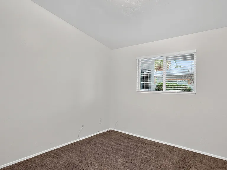 4720 N Miller Rd — Photo 21