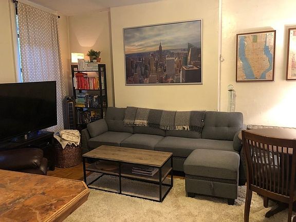 3rd image of 536 E 6th St #1AA