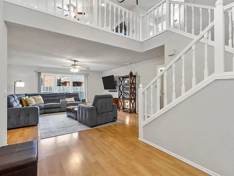 4518 Wescott Dr — Photo 8