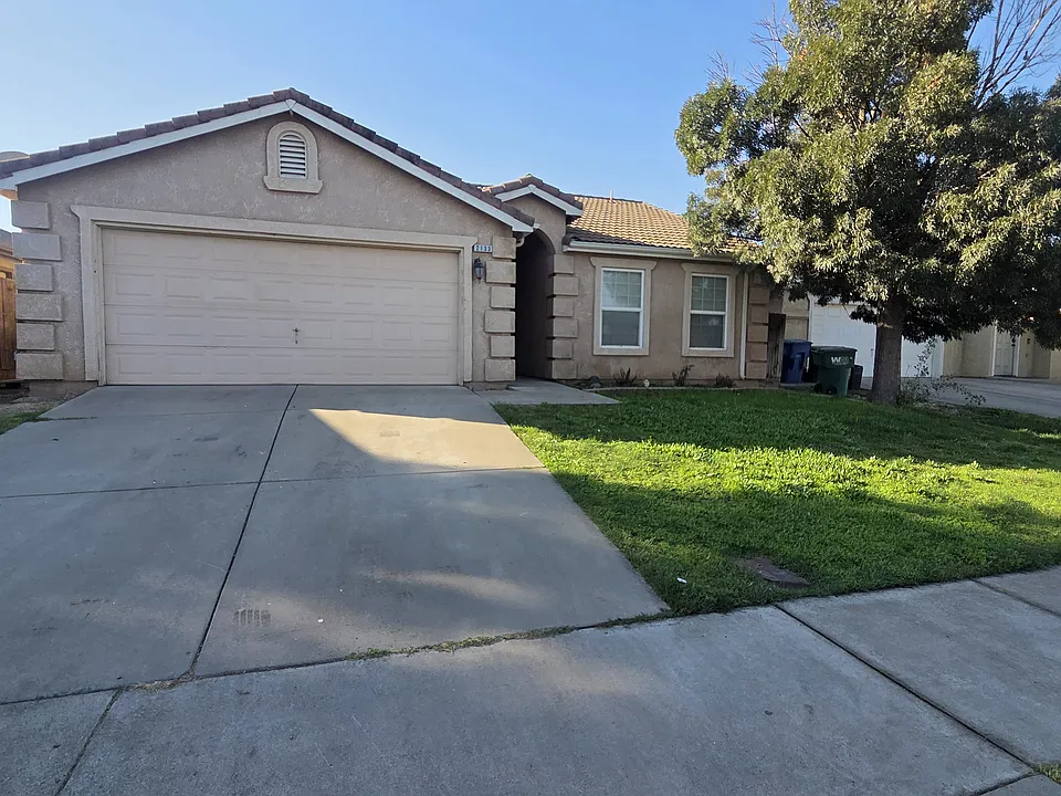 2133 W Antley St