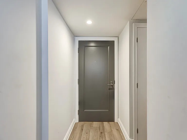 155 Yorkville Ave #916 — Photo 11