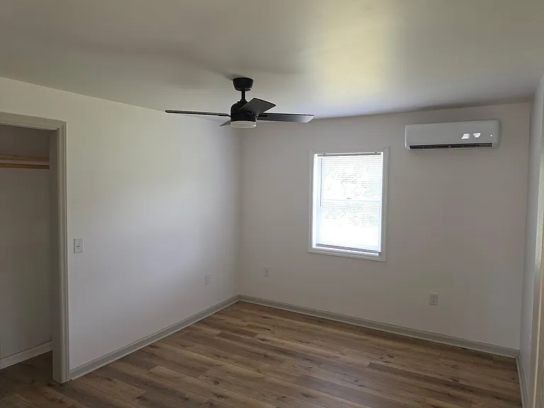 121 Edwards St — Photo 5