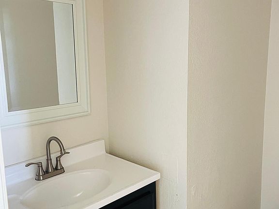 3rd image of 1721 W Samano St APT 4