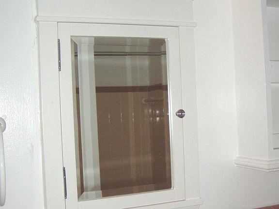 5th image of 285 Lake Dr #B
