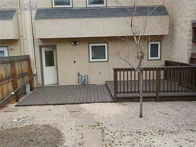 694 Echo Ln — Photo 12