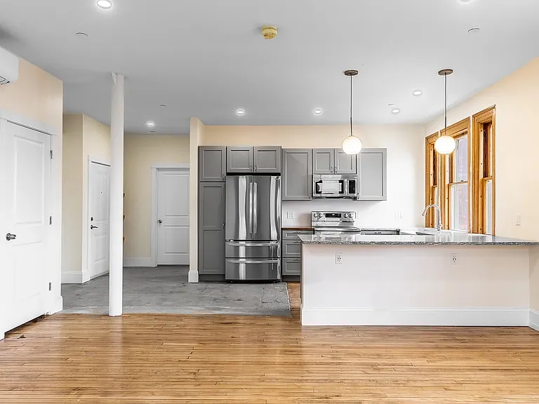 2 Hammond St #3D — Photo 6