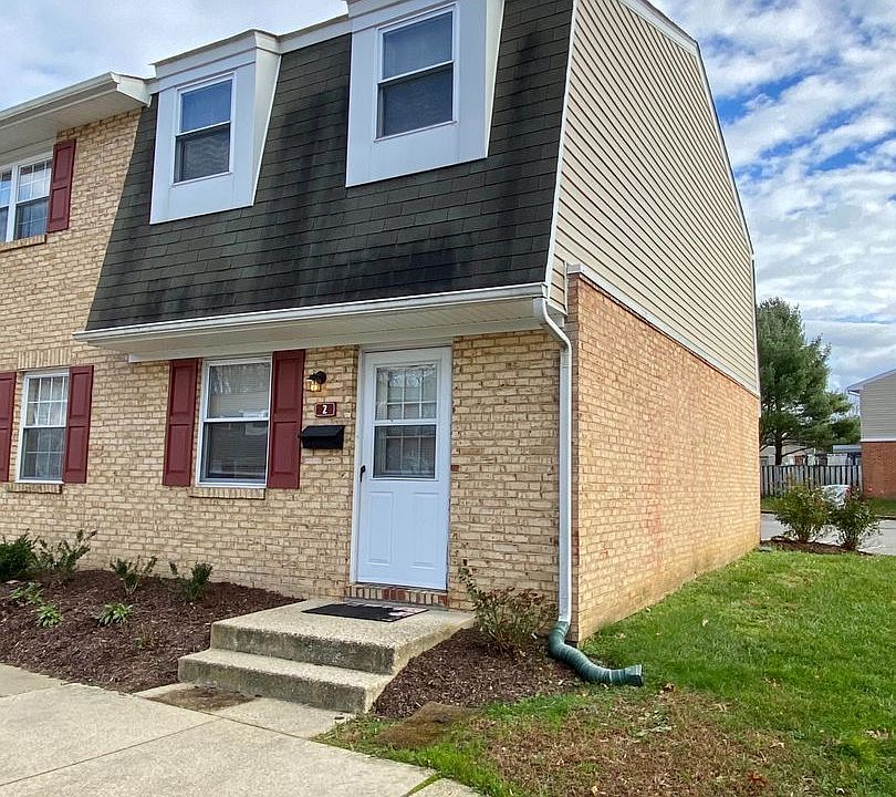 1st image of 2 Heritage Ct