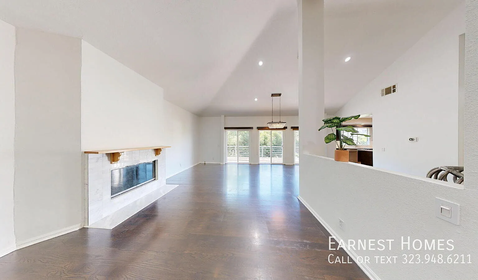 4 + 4.5 Spacious Studio City Retreat with En-Suite Bedrooms, Bonus Room, Scenic Balconies & Renov... — Photo 2