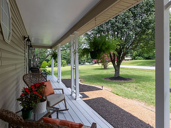 5th image of 809 Hillside Dr