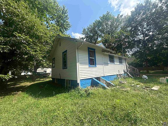 4th image of 2623 SE Minnesota Ave