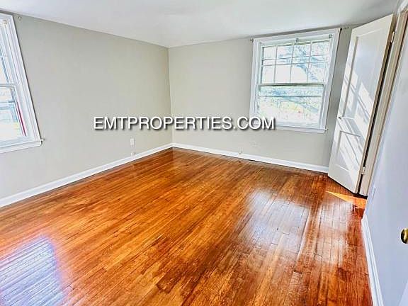 5th image of 3827 Gary Ave