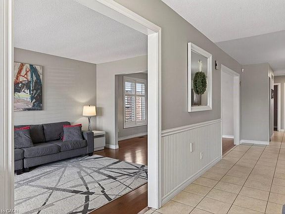 5th image of 39 Trenholme Cres