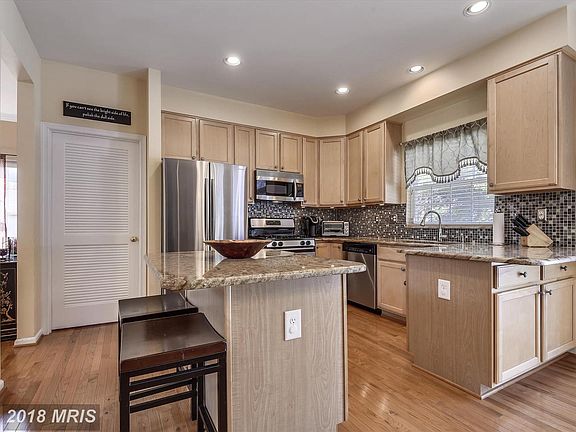 5th image of 12102 Lamottes Ct