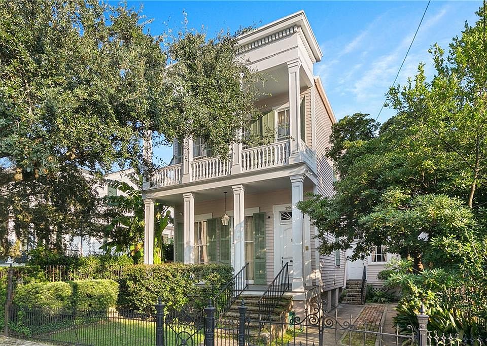 1st image of 2922 Prytania St