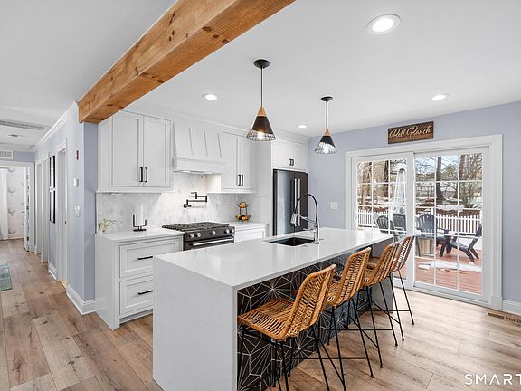 4th image of 136 Shadow Ridge Road