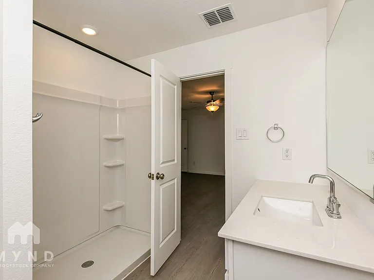 2700 Mistwood Dr — Photo 15