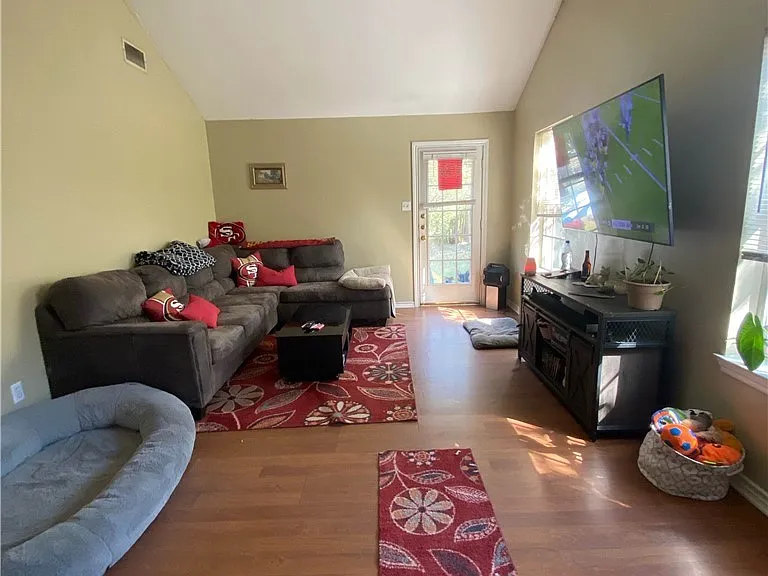 2123 Hidden Hollow Cir #B — Photo 3