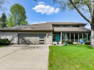 1375 Elm Cir N, Fargo, ND 58102