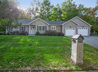 2 Mohawk Dr, Niantic, CT 06357