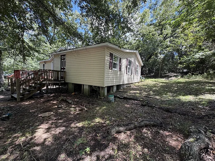 3 bed, 1.0 bath, $1,595 — Photo 3