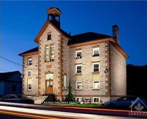 2 bed, $1,400 — Photo 1