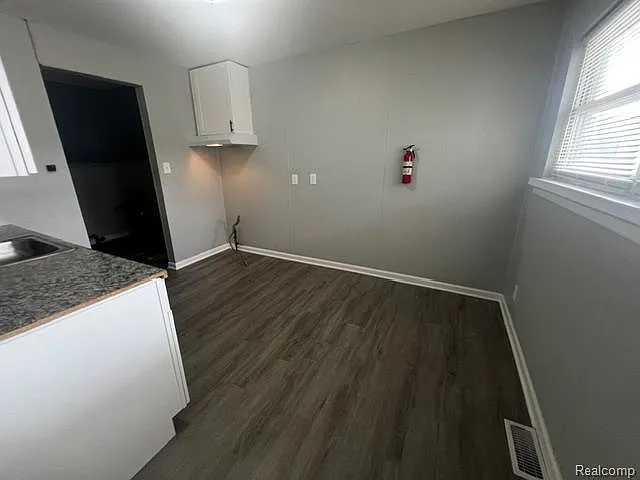 1774 Council Ave — Photo 6