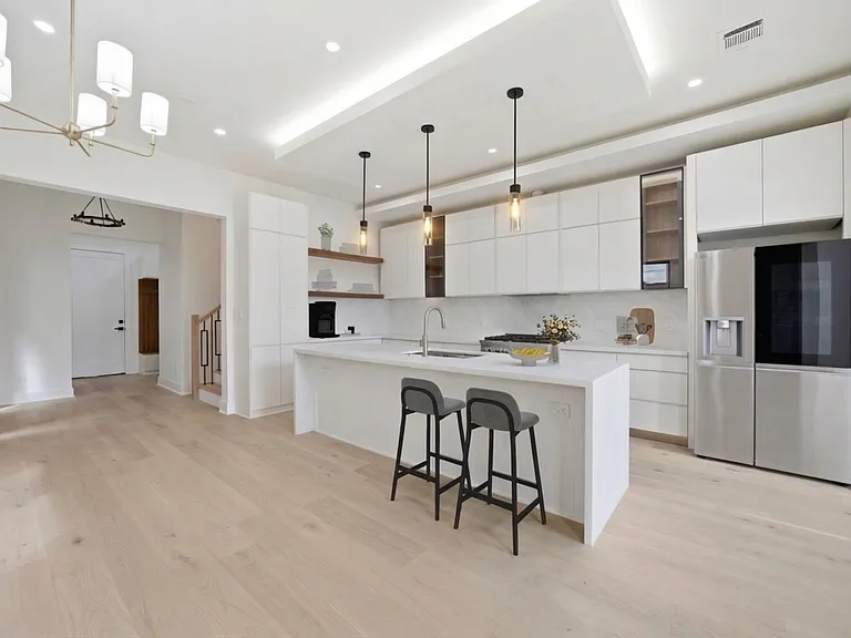 4222 Munger Ave — Photo 8