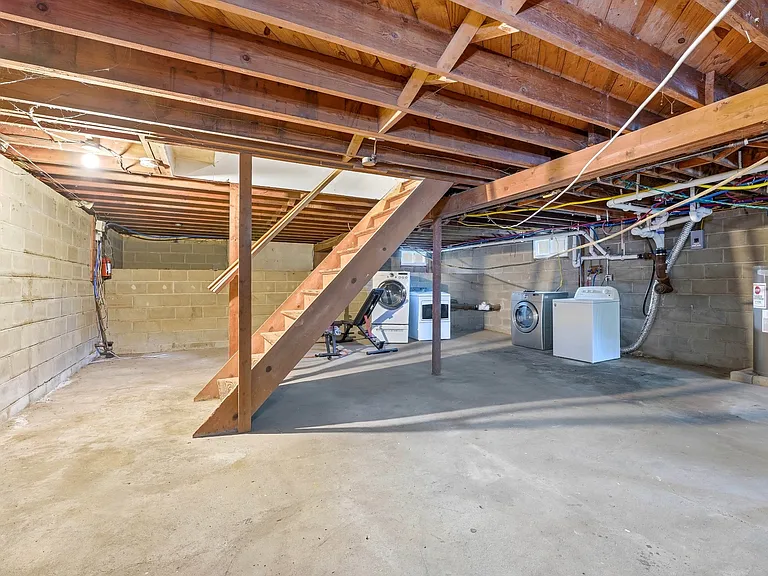 1116 N Maple Ave — Photo 20