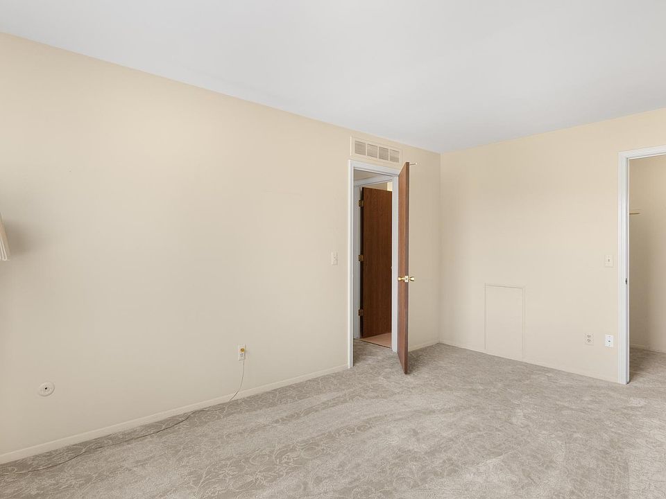1st image of 15715 N Franklin Dr #168