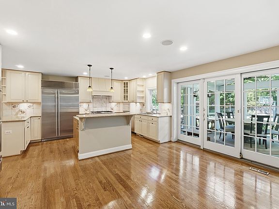 5th image of 9904 Hall Rd