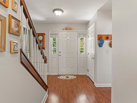 3rd image of 1743 Crabtree Ln